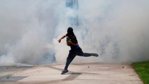 ترامب لإرسال الحرس الوطني لإخماد احتجاجات الهجرة في لوس أنجلوس