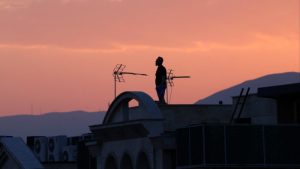 ملايين الإيرانيين يرفضون مغادرة طهران