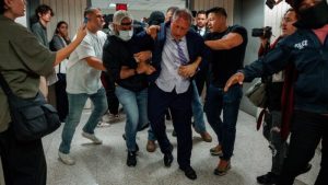 احتجز مرشح عمدة نيويورك من قبل الوكلاء الفيدراليين في محكمة الهجرة