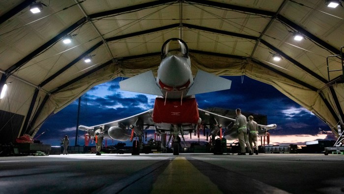 تنتقل المملكة المتحدة الطائرات إلى الشرق الأوسط بعد تهديد إيران