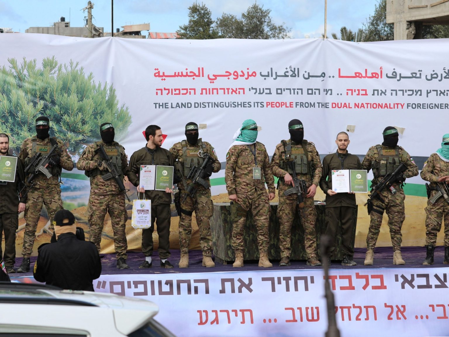 يديعوت أحرونوت: جهود الصفقة مستمرة والضغط العسكري لم يغير موقف حماس