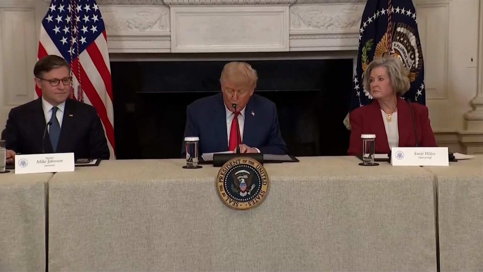 طهران تتمسك بـ”تخصيب اليورانيوم” وترامب يبحث إستراتيجيته ضدها