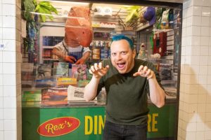 متجر Dino آخر في حركة الفنون تحت الأرض MTA