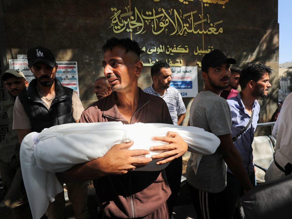 60 شهيدا في غزة والمجازر تستهدف أطفالا ومجوّعين