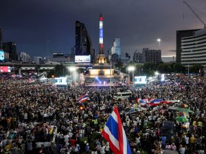 مكالمة مسربة تثير غضب التايلنديين من رئيسة وزرائهم