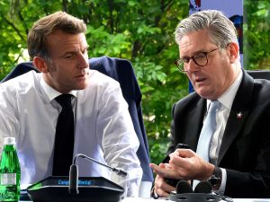 ماكرون يزور بريطانيا منذ بريكست ويبحث ملفيْ الهجرة والدفاع