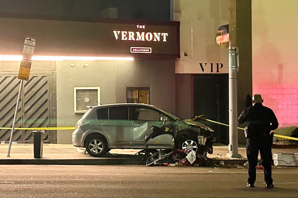 31 مصابا بعد اصطدام سيارة بحشد في لوس أنجلوس