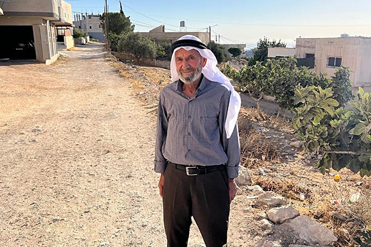 ثمانيني فلسطيني يكشف تفاصيل التنكيل الإسرائيلي به دون مراعاة لعمره ومرضه