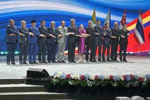 مؤتمر آسيان يعزز الشراكات الاقتصادية وسط محاذير الاستقطاب