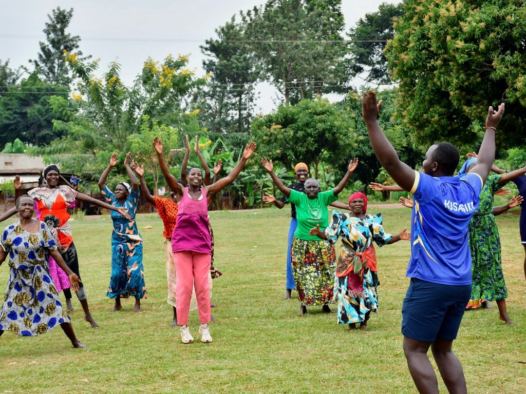 مبادرات لمواجهة البدانة المنتشرة بين النساء المسنات في أوغندا