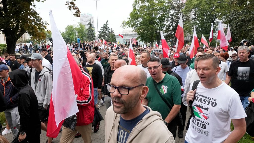 تتم المظاهرات المضادة للهجرة في أكثر من 80 مدينة في جميع أنحاء بولندا