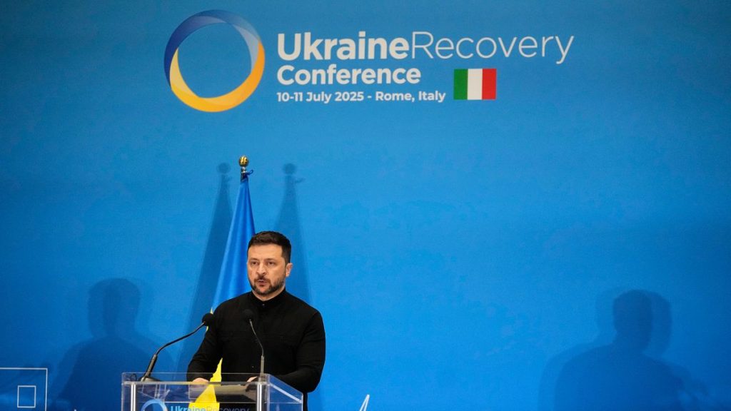 “نحتاج إلى أموال وطائرات بدون طيار ، يخبر Zelenskyy الحلفاء الأوروبيين في مؤتمر روما