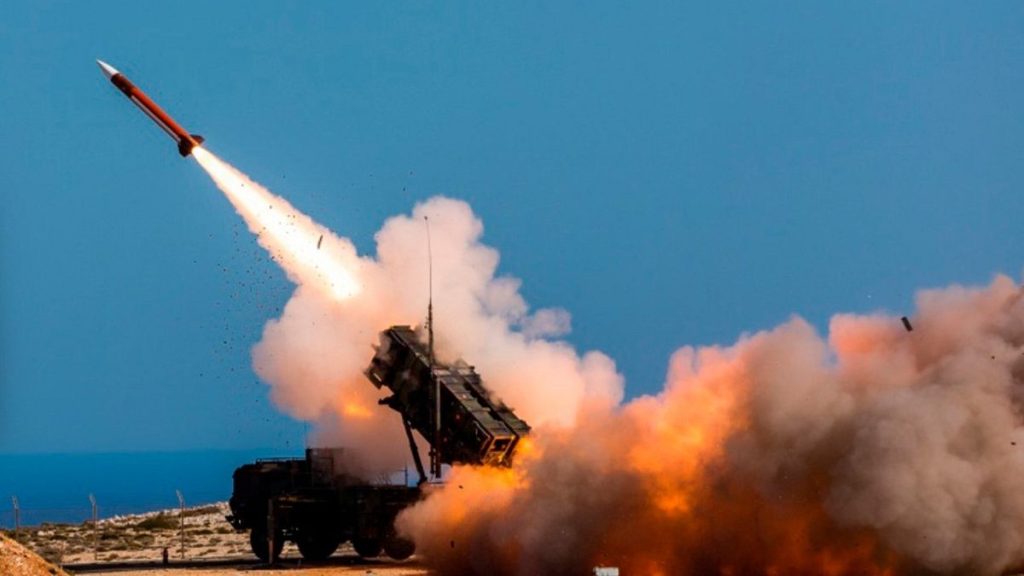 أوكرانيا لتلقي أنظمة الدفاع الجوي الوطني الصنع عبر الناتو ، يقول ترامب