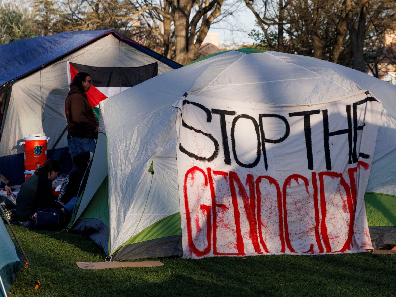 فصل 4 أساتذة في جامعة مدينة نيويورك بسبب دعمهم لفلسطين
