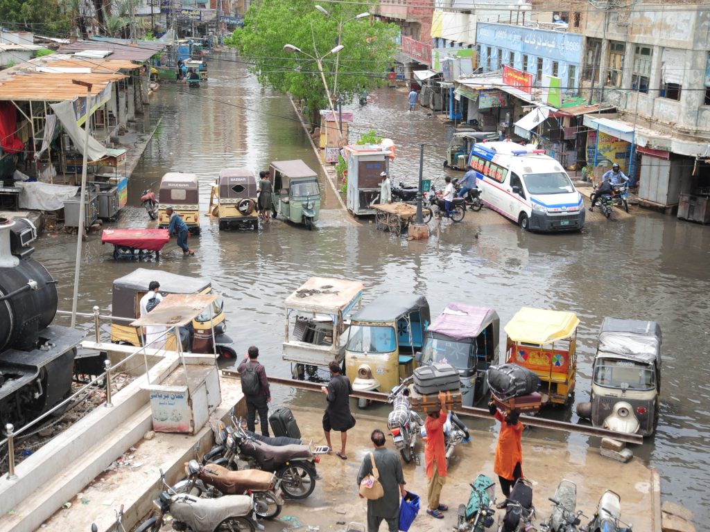 مقتل وإصابة العشرات بأمطار غزيرة في باكستان تلحق دمارا بالبنجاب