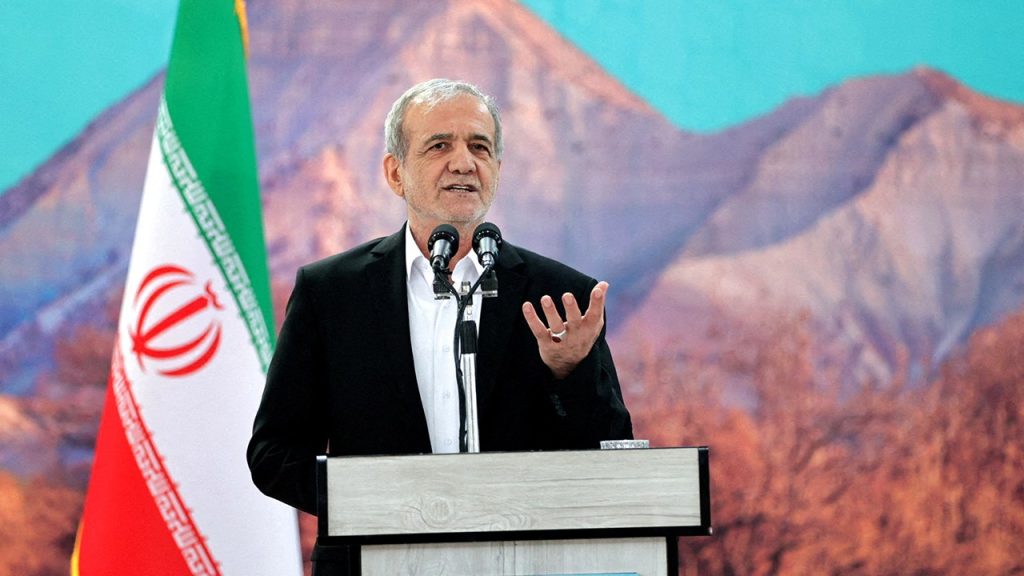 عانى Pezeshkian من إصابة في الساق من الغارة الجوية المزعومة الشهر الماضي ، كما تدعي إيران