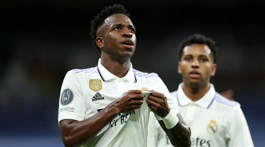 ريال مدريد يحدد موعد حسم مستقبل فينيسيوس مع الملكي