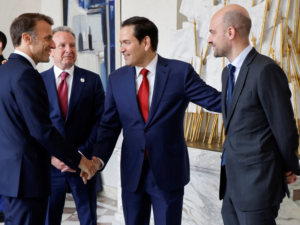 أكسيوس: مهلة غربية “نهائية” لإيران لإبرام اتفاق أو مواجهة العقوبات