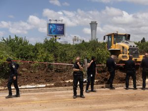 تعليق الملاحة بمطار بن غوريون إثر صاروخ من اليمن