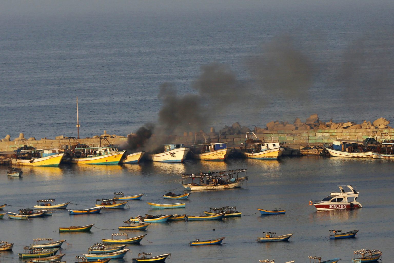 إسرائيل تستهدف صيادين حاولوا دخول بحر غزة