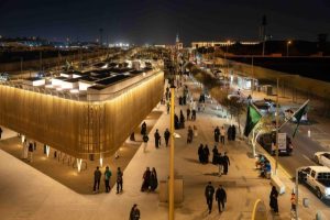 يصل عدد السكان السعوديين إلى 35.3 مليون في عام 2024 ، أي أقل من 65 عامًا