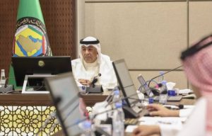 يؤكد الأمين العام لجامعة كاليفورنيا على الالتزام بإكمال مشروع سكة حديد الخليج في الموعد المحدد