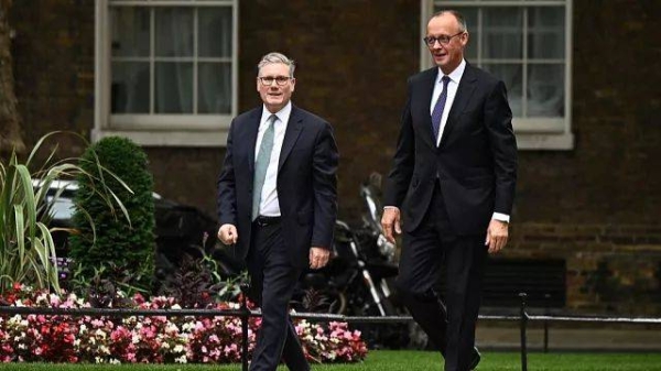 ميرز ألمانيا وتوقيع Starmer في المملكة المتحدة “أول من نوعها” معاهدة الدفاع والهجرة