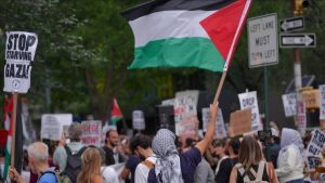 إن إندونيسيا تشيد بتقدير فرنسا لفلسطين ، وتدعو الآخرين إلى أن تحذو حذوها