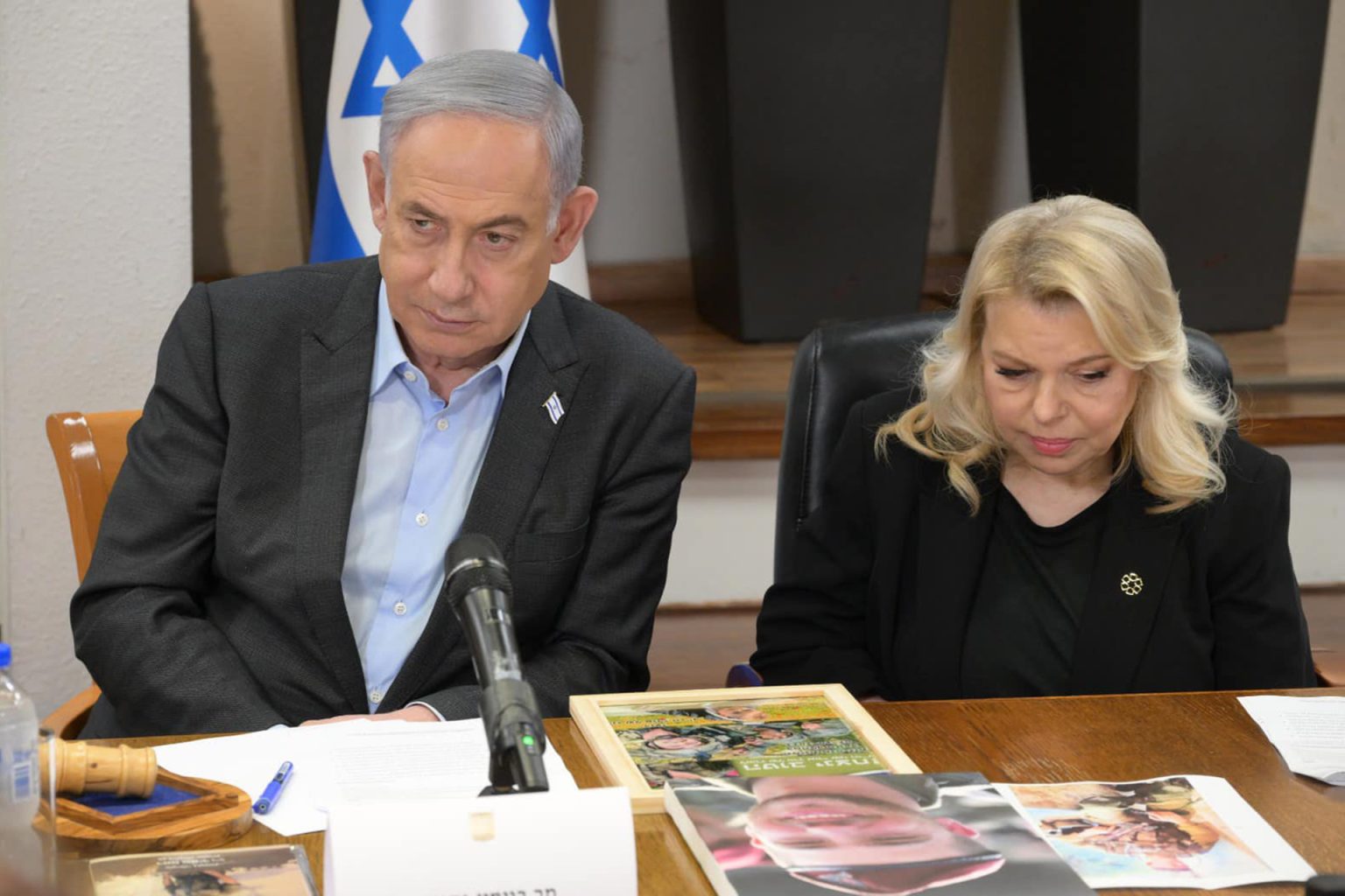 نتنياهو يقيل المتحدث باسمه عومر دوستري