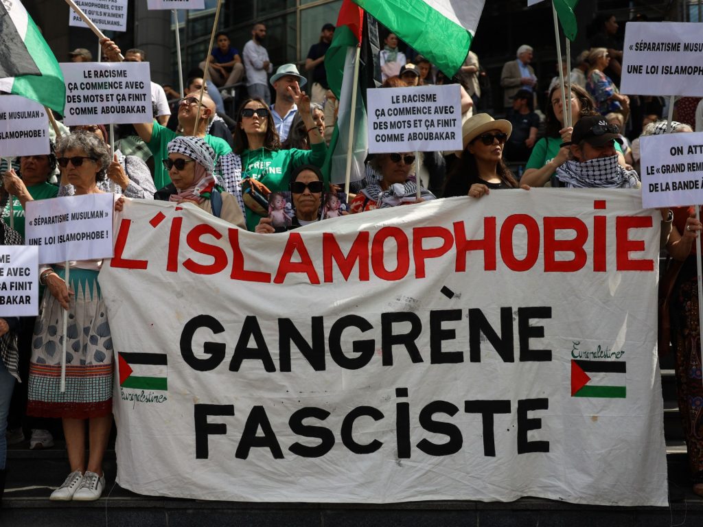 ارتفاع الأعمال المعادية للمسلمين في فرنسا بـ 75%