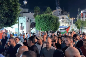 مسيرات داعمة لغزة في الضفة وأجهزة السلطة تقمعها وتعتقل ناشطين