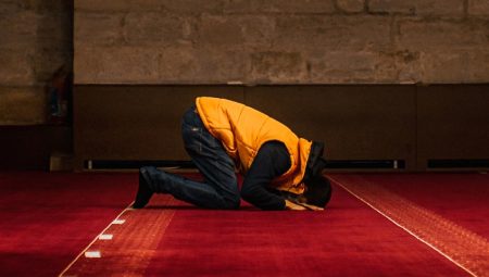 ما حكم صلاة الاستخارة للغير؟.. الإفتاء توضح