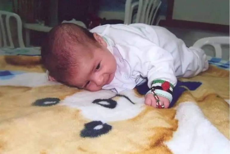 يوسف ابن الأسيرة المحررة فاطمة الزق بعمر ثلاثة شهور داخل الزنزانة -رائد موسى-الجزيرة نت