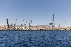 إسرائيل تغلق ميناء إيلات كليا بسبب هجمات الحوثيين