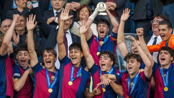 برشلونة يواجه فيسيل كوبي الياباني وديا.. رسميا