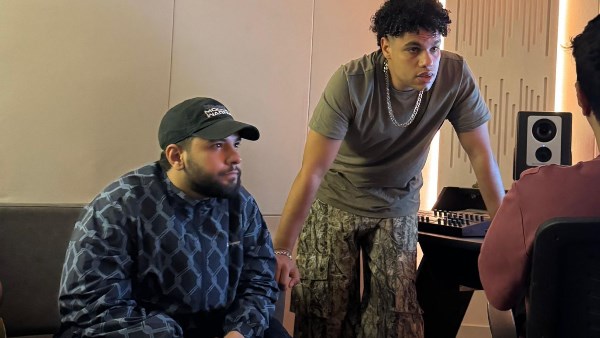 بأغنية أخويا وأتحسدنا.. إسماعيل نصرت يتعاون مجددًا مع أحمد سعد بأغنية أخويا وأتحسدنا.. إسماعيل نصرت يتعاون مجددًا مع أحمد سعد