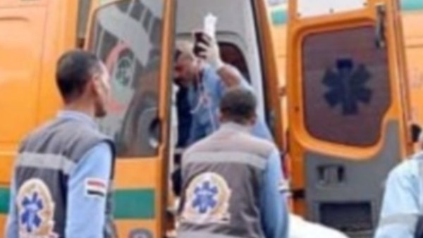 إصابة 7 أشخاص في انقلاب سيارة ربع نقل بطريق وادي العلاقي بأسوان