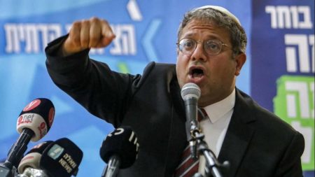 بن جفير يهاجم ترامب من جديد.. الرئيس الأمريكي رجل ساذج في التعامل مع ملف إيران