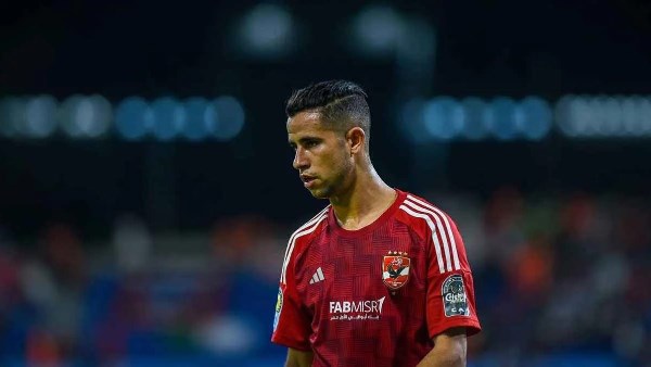 «الوداد» يطلب شرطًا ماليًا غريبًا.. والأهلي يجمّد مفاوضات رضا سليم