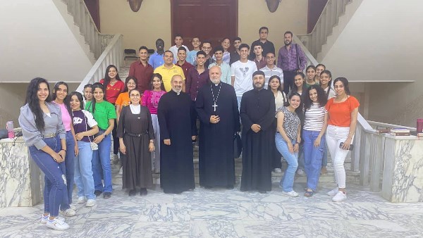 الأنبا توماس يشارك في مؤتمر دار القديس جيروم لشباب كنيسة العذراء بالنخيلة بأسيوط