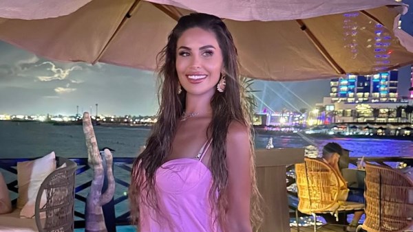 بفستان روز.. مي سليم تخطف أنظار جمهورها بإطلالة ملفتة