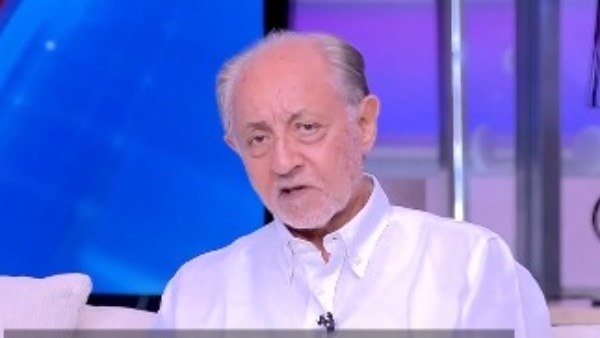 عبد العزيز مخيون: تعاملت مع الفن هاوي .. والصحراء والبحر سر غيابي عن الأضواء