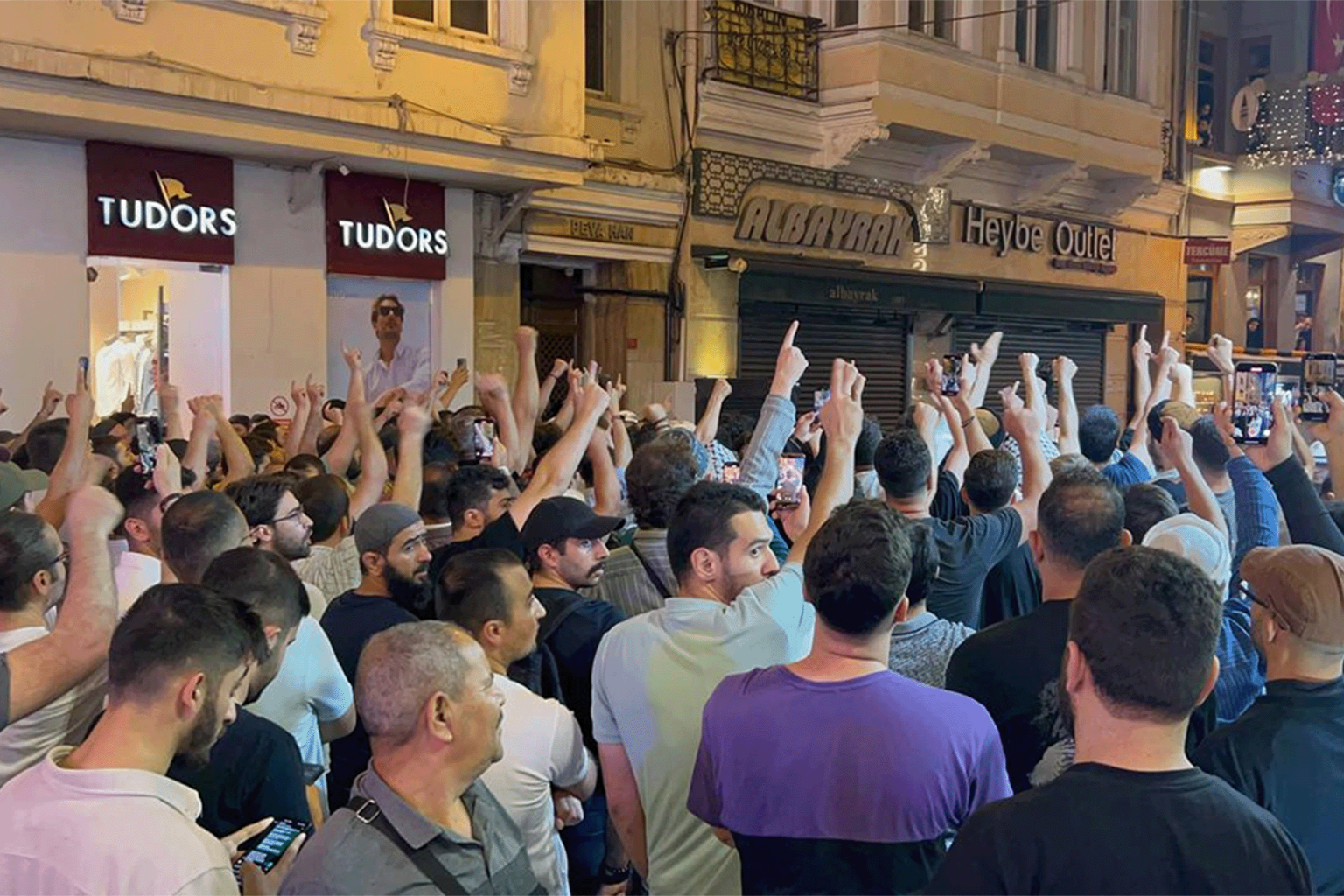 تركيا تلاحق صحفيين رسما صورة للنبي محمد صلى الله عليه وسلم