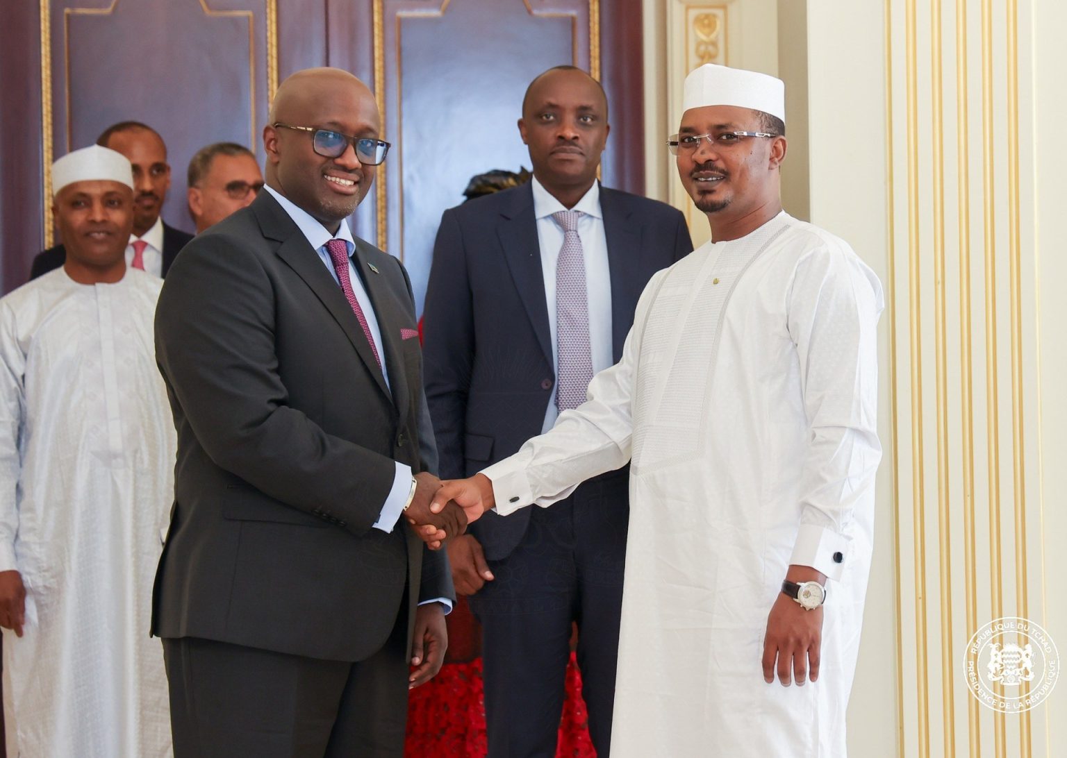 وزير الخارجية الرواندي يسلّم الرئيس التشادي رسالة من كاغامي