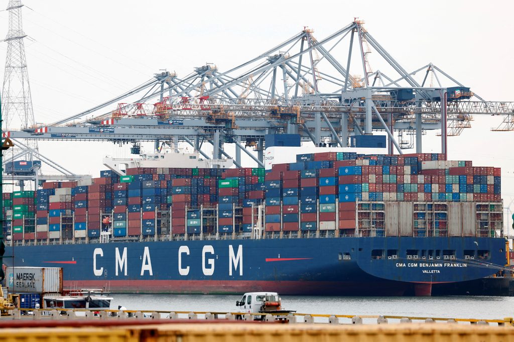 محكمة بلجيكية تأمر بوقف نقل العتاد العسكري لإسرائيل