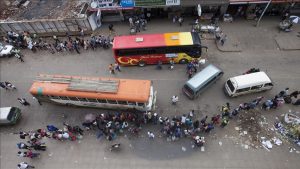 جمع الخردة الفولاذية مهنة جاذبة لفقراء زيمبابوي