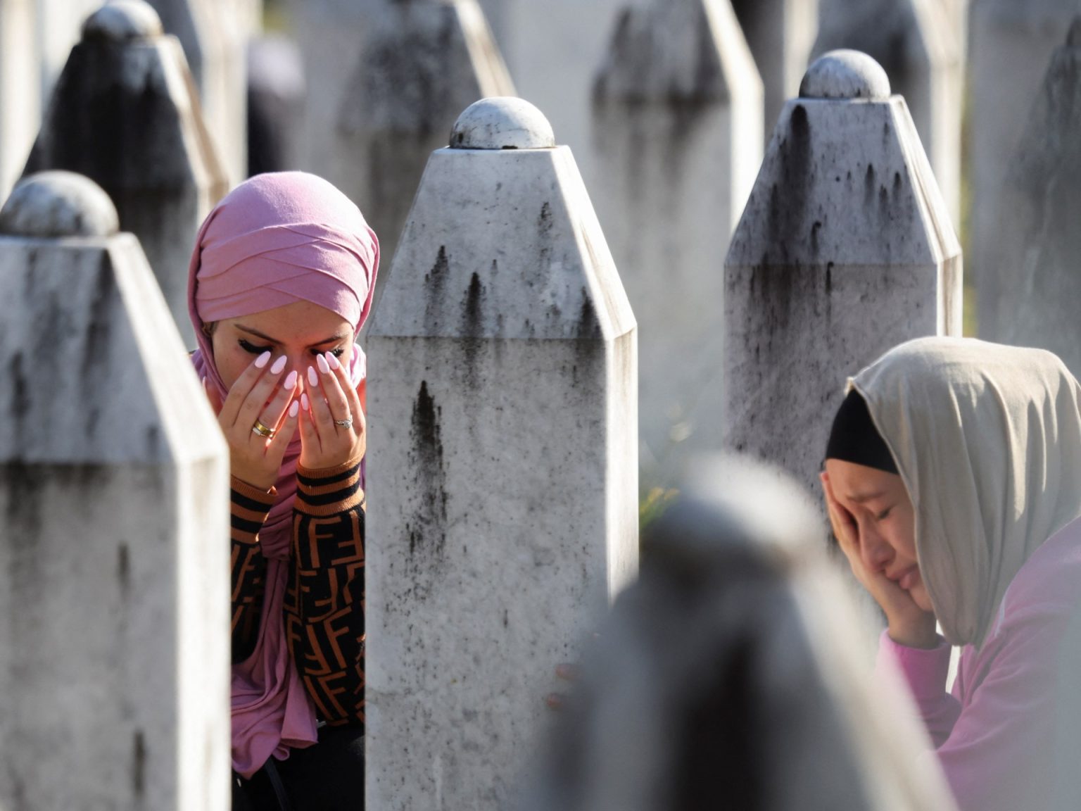 بالصور.. 30 عاما على المذبحة التي ما زالت تَقطُر دما وتنزف دمعا