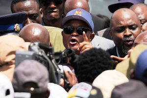 حياة تحكمها الجريمة.. اتهامات مدوية تهز شرطة جنوب أفريقيا