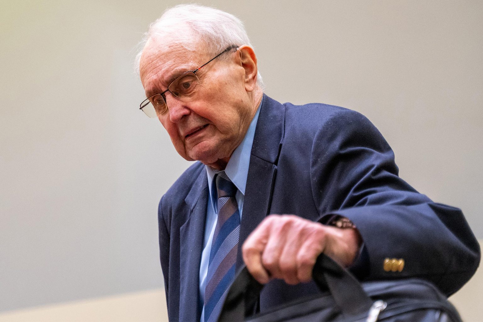 الحكم على نائب ألماني بالسجن في قضية فساد لصالح أذربيجان