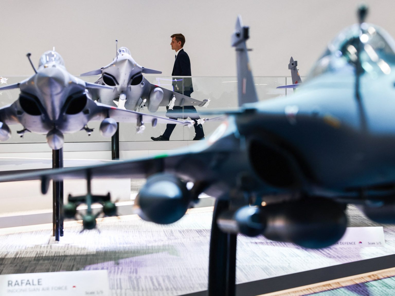 اتهامات للصين بالسعي لتقويض مبيعات طائرة رافال الفرنسية